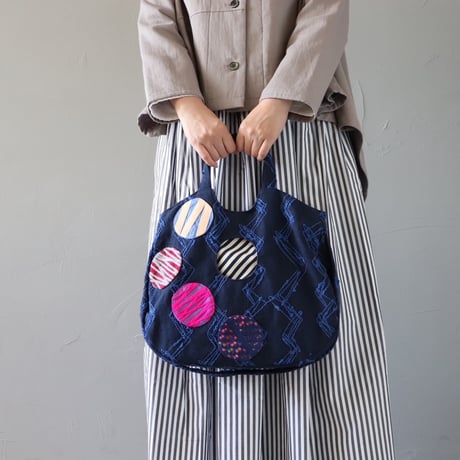 Colorful dots zomia 2way bag〈ネイビー〉【TOMOO DESIGNS】