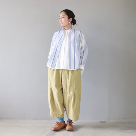 風をはらむ、シャツ【快晴堂】