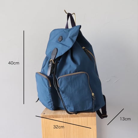CLEDRANのナイロンリュック〈ネイビー〉