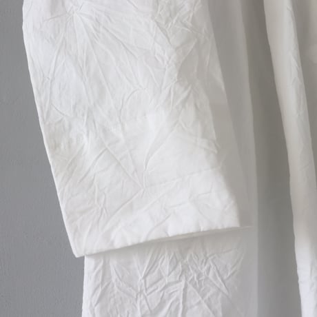 Cotton House Ayaの白のロングブラウス