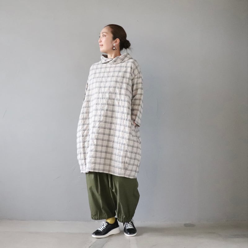 クラージュさんにつくってもらったタックワイドパンツ〈カーキ クラージュさんにつくってもらったタックワイドパンツ〈カーキ