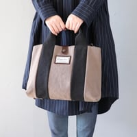 整理整頓が得意な、ちょうどバッグ〈GRAY〉【COMODO】