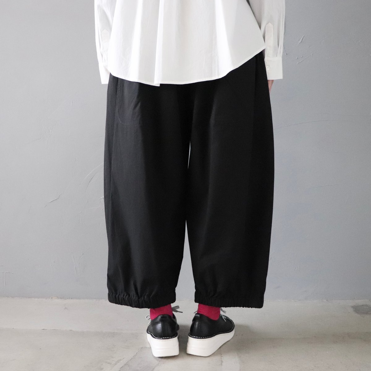 クラージュさんにつくってもらったタックワイドパンツ〈くろ クラージュさんにつくってもらったタックワイドパンツ〈くろ