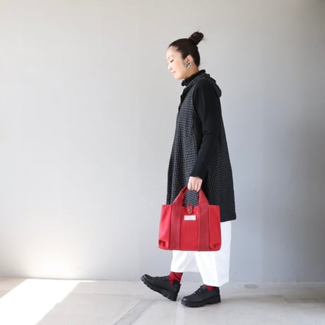 整理整頓が得意な、ちょうどバッグ〈RED〉【COMODO】