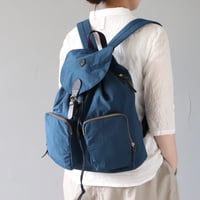 CLEDRANのナイロンリュック〈ネイビー〉