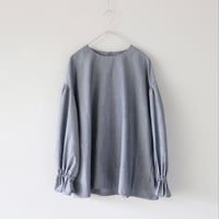 フリルそでの大人プルオーバー〈インディゴ〉【Fauna and Flora×ZIPANG】