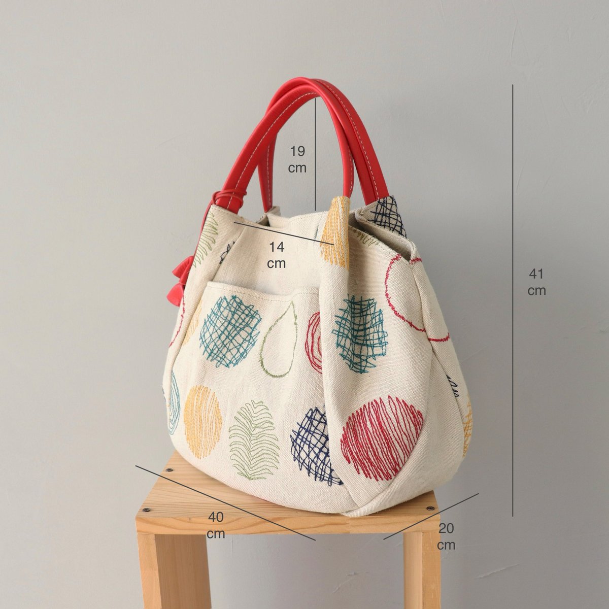 たっぷり入る!ドットのまるまるバッグ〈キナリ〉【T.A design たっぷり入る!ドットのまるまるバッグ〈キナリ〉【T.A design