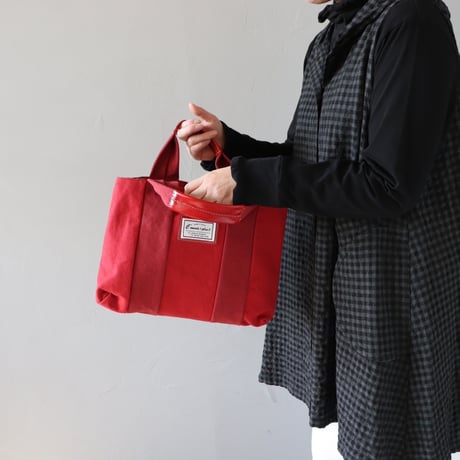 整理整頓が得意な、ちょうどバッグ〈RED〉【COMODO】