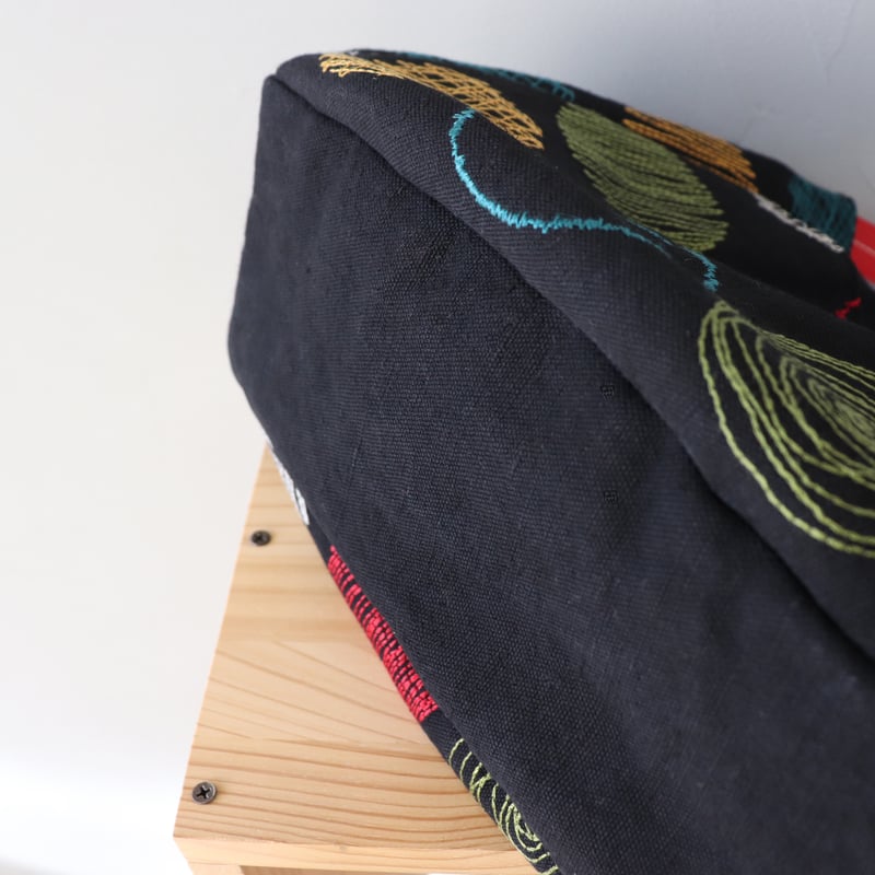 たっぷり入る！ドットのまるまるバッグ〈黒〉【T.A design】 | ZIPANG