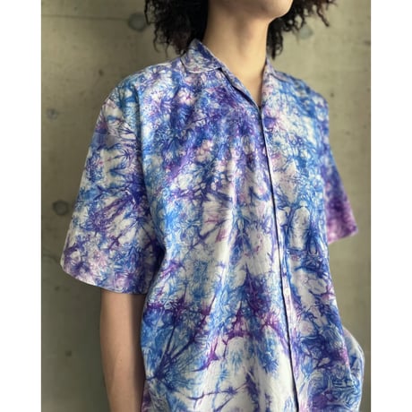 crystal pattern open collar shirt