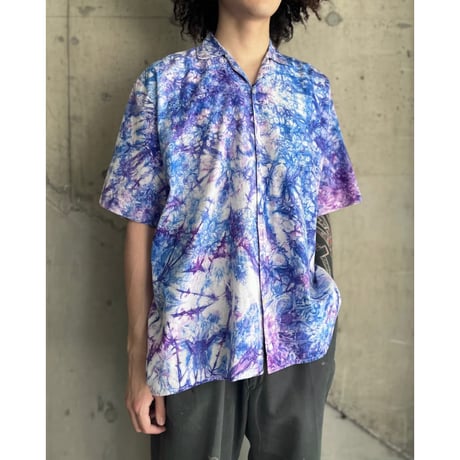 crystal pattern open collar shirt