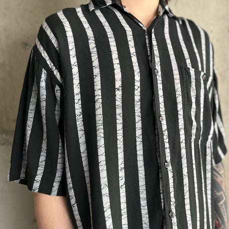 80s "CAFE'" stripe patter rayon shirt