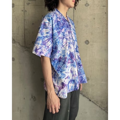 crystal pattern open collar shirt