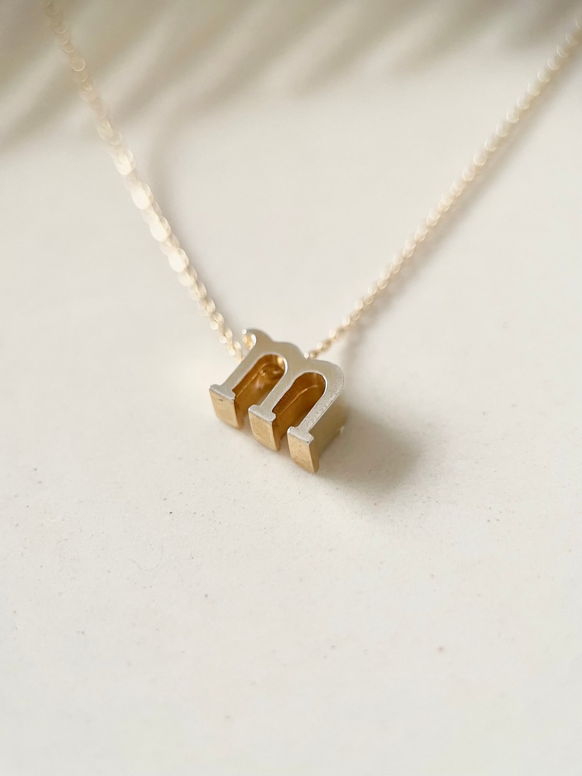 CASUCA イニシャルネックレス　M CUBIAイニシャルネックレス【m】 【納期2～3週間】 | cubiajewelry
