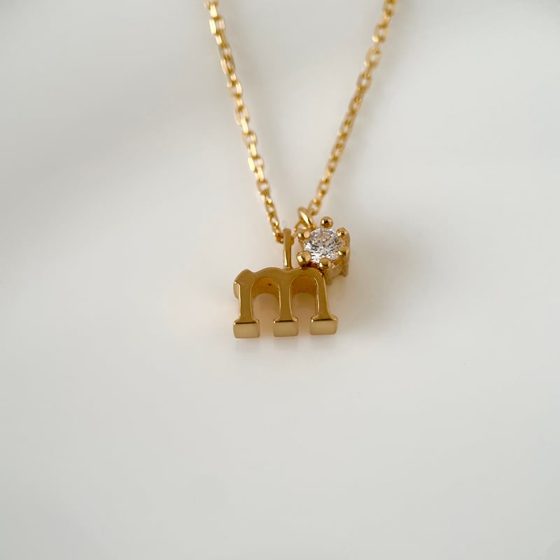 チャームイニシャルネックレス【m】 【納期約2～3週間】 | cubiajewelry
