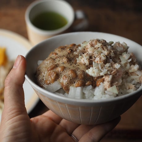 生産終了商品のため在庫限り【M011cr】パンとごはんと...  掻き落としの陶器 BOWL cream