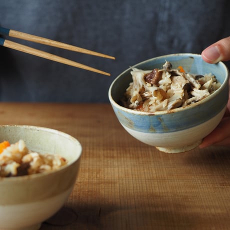 【M004gy】パンとごはんと...  まるい縁取りの陶器 RICE BOWL gray