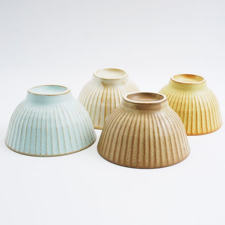 生産終了商品のため在庫限り【M036bl】パンとごはんと...　しのぎの茶碗  blue