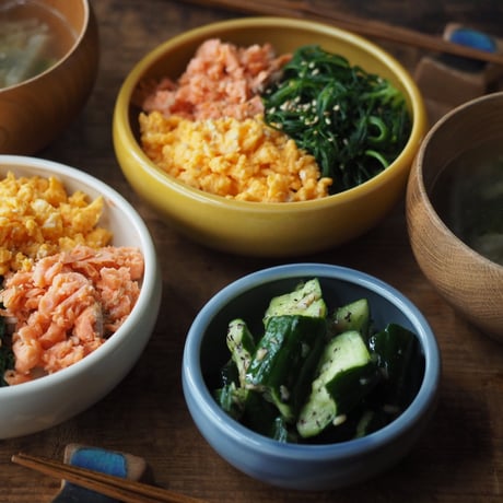 【M046bl】パンとごはんと... たべやすい器 BOWL S あお