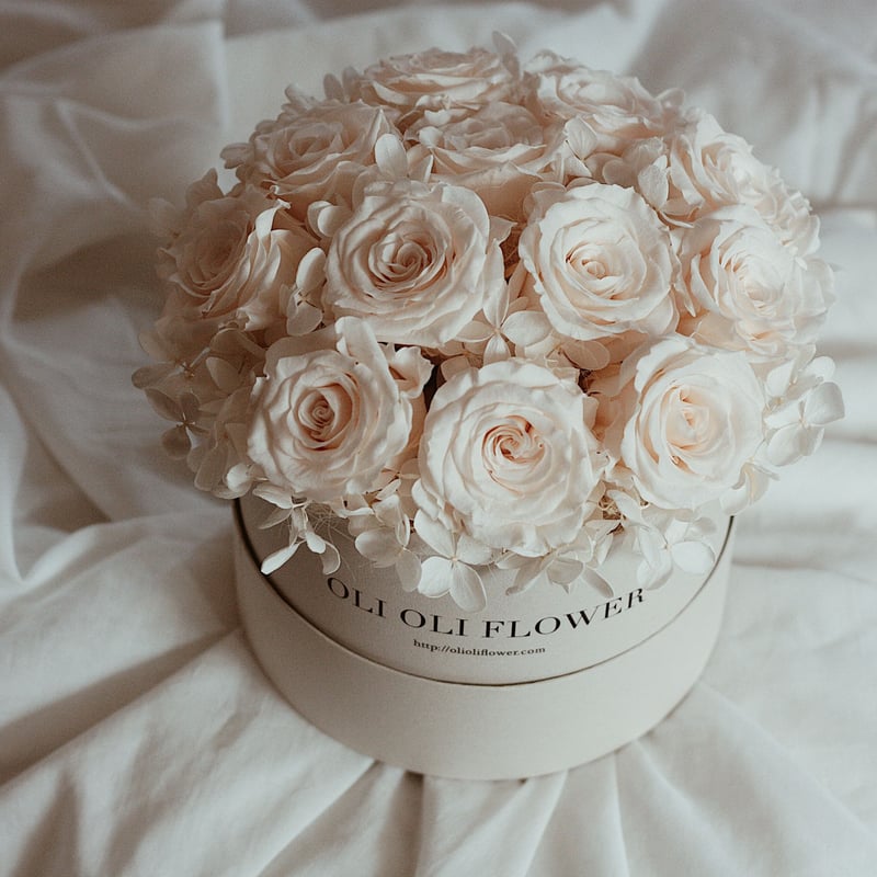 ダズンローズボックスantique white | OLIOLI FLOWER