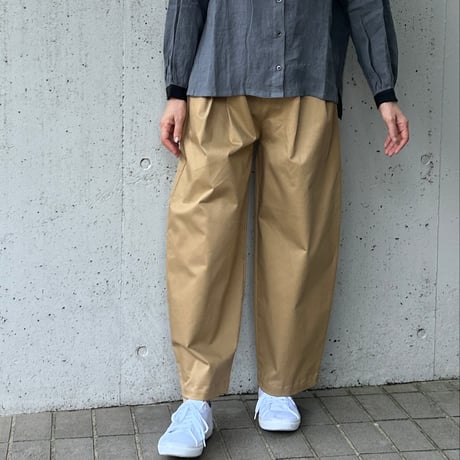travail manue/トラバイユマニュアル　コンパクトチノストレッチ　コクーンパンツ