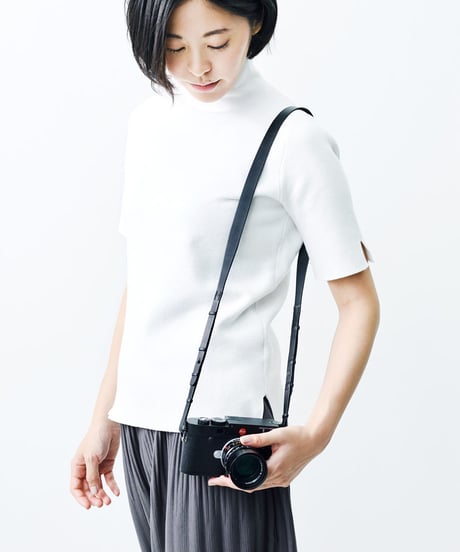 Camera strap for mirrorless camera