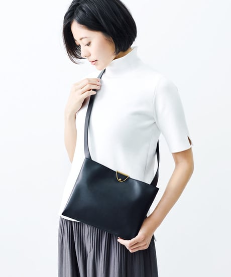 Leather clip compact shoulder bag