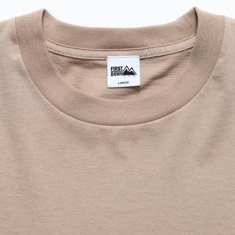 FIRST DOWN S/S Tee #1 by Lee Qura (Black, Sand Beige)｜ファーストダウン S/S ティー #1 by リー クラ（ブラック/サンドベージュ）