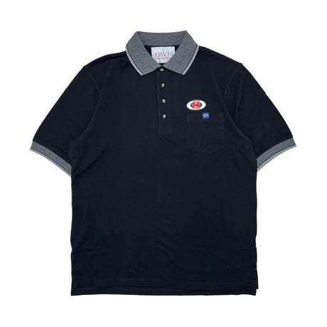 JOHN SOFIA Badge Logo Polo｜ジョンソフィア バッジロゴ ポロシャツ