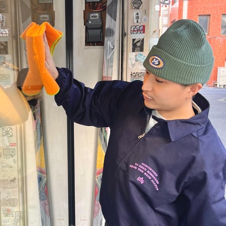 JOHN SOFIA Badge Logo Beanie (Sage)｜ジョンソフィア バッジロゴ ビーニー（セージ）
