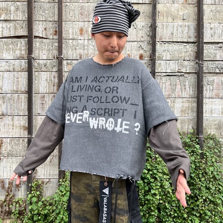 VALABASAS SCRIPTED LONGSLEEVE (GREY) | バラバサス スクリプティッド ロングスリーブ (グレー)