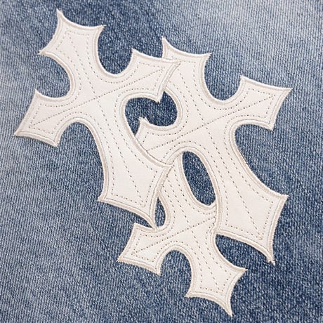 SUPPLIER Multiple Cross Leather Patch Baggy Denim (BLUE) | サプライヤー マルチプル クロス レザー パッチ バギー デニム (ブルー)