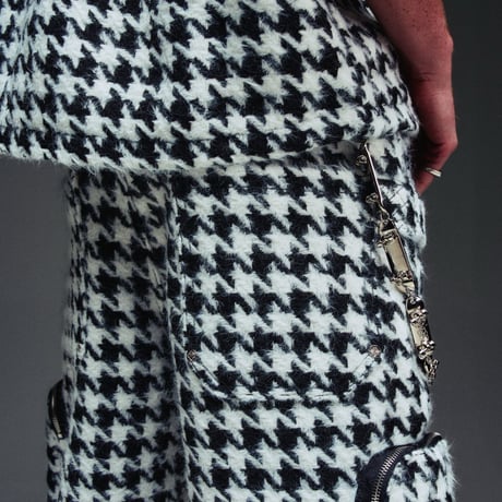 GUAPI White Houndstooth Furry Shorts (White) | グアピ ホワイト ハウンドトゥース ファーリー ショーツ（ホワイト）