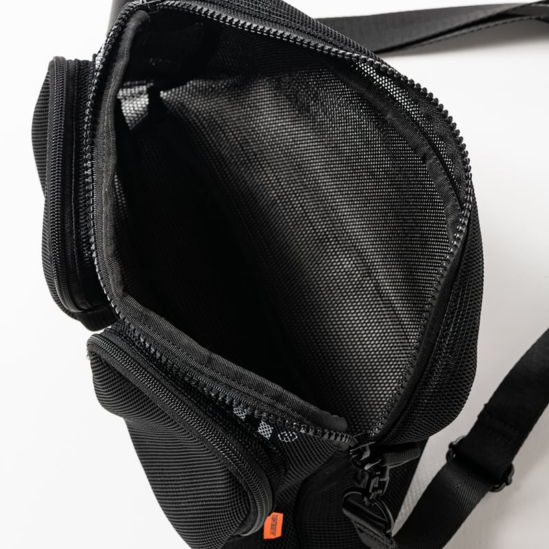 TIGHTBOOTH LOGO MESH SACOCHE (Black)｜タイトブース ロゴ