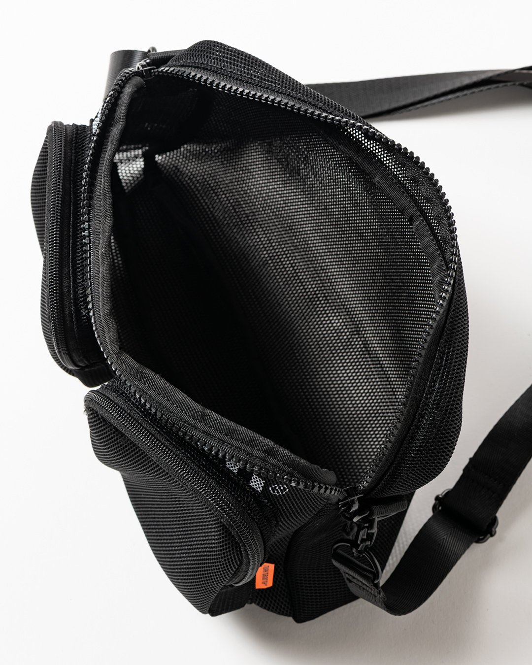 【新品未使用】TIGHTBOOTH LOGO MESH 6PANEL TIGHTBOOTH LOGO MESH SACOCHE (Black)｜タイトブース ロゴ