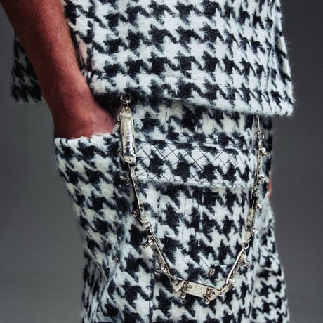 GUAPI White Houndstooth Furry Shorts (White) | グアピ ホワイト ハウンドトゥース ファーリー ショーツ（ホワイト）