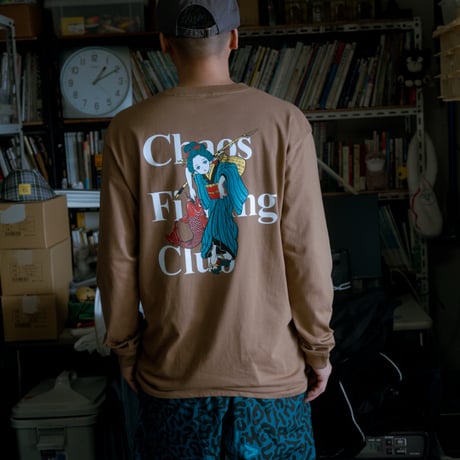 Chaos Fishing Club Fishing Girl T-Shirt L/S (BROWN)｜カオスフィッシングクラブ フィッシングガール ロングスリーブ ティーシャツ（ブラウン)