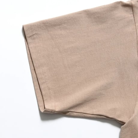 FIRST DOWN S/S Tee #1 by Lee Qura (Black, Sand Beige)｜ファーストダウン S/S ティー #1 by リー クラ（ブラック/サンドベージュ）