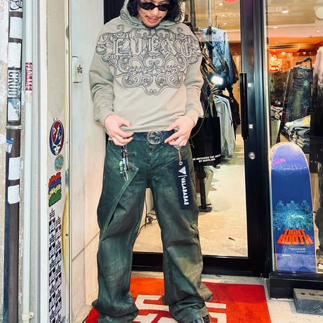 REVENGE CREST EMBROIDERED HOODIE (DISTRESSED GREY)｜リベンジ クレスト エンブロイダリー フーディー（ディストレスドグレー）