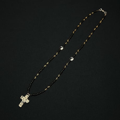 JOHN SOFIA Stone Cross Beads Necklace (White)｜ジョンソフィア ストーンクロスビーズネックレス（ホワイト）