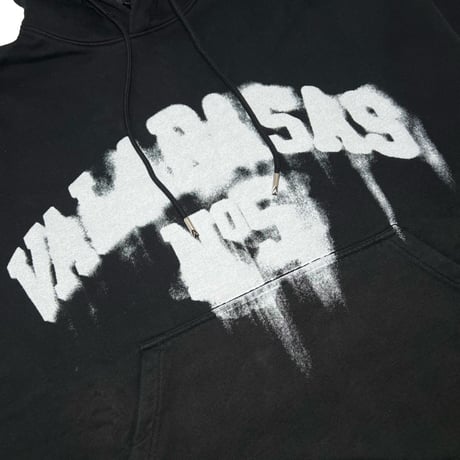 VALABASAS FIFTH VINTAGE BLACK HOODY (VINTAGE BLACK SPRAY) | ヴァラバサスフィフスビンテージブラックフーディー (ビンテージブラックスプレー)