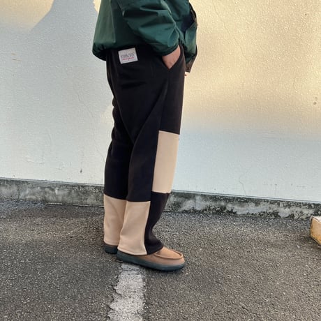 JOHN SOFIA After Zone Panels Fleece Trousers (Black/Beige)｜ジョンソフィア アフターゾーン パネルズ フリーストラウザーズ