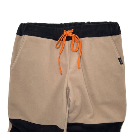JOHN SOFIA After Zone Panels Fleece Trousers (Beige/Black)｜ジョンソフィア アフターゾーン パネルズ フリーストラウザーズ