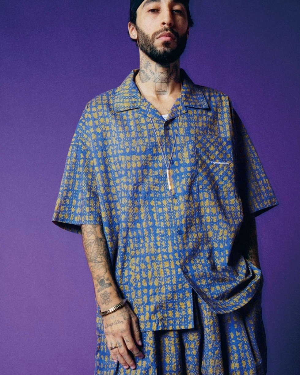 TIGHTBOOTH BLEEDING LOGO ALOHA (BLUE×MUSTARD)｜タ