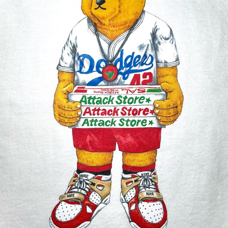 ATTACK ORIGINAL “Mookie” BEAR TEE by INTERBREED (WHT)｜アタックオリジナル “ムーキー” ベアー ティー by インターブリード（ホワイト）