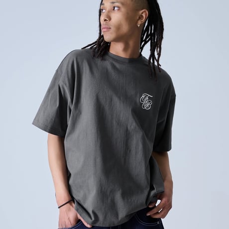 FUBU Curly Logo T-shirts (D.GRAY)｜フブ カーリーロゴ ティーシャツ（ダークグレー）