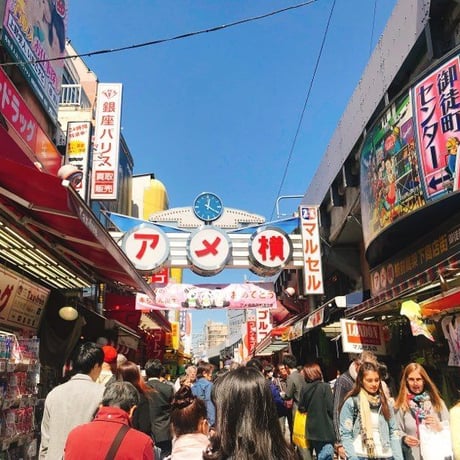 Walk, eat, and create food replicas in  Okachi-machi