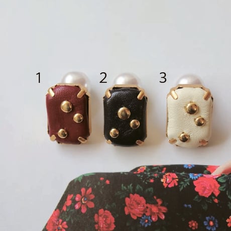 【nikori】　cubic studs type　ピアス