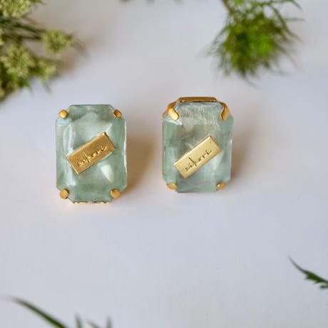 【nikori】　cubic botanical gem  ピアス