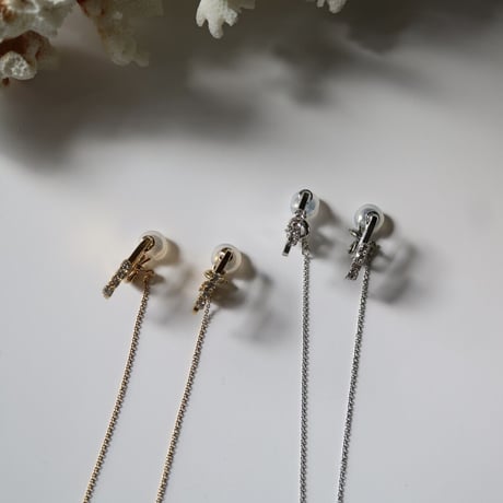 【nikori】　u- shaped crystal   earring